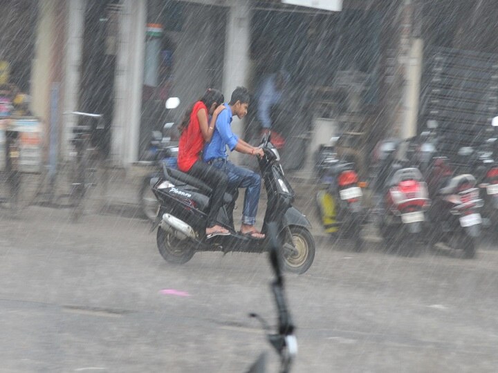 Heavy Rains Forecast in Madhya Pradesh मध्य प्रदेश: 20 जिलों में अगले 48 घंटों में भारी से बहुत भारी बारिश की संभावना