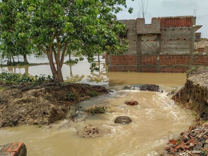 Pakistan releases more water flood threat in Punjabs Firozpur पंजाब: पाकिस्तान ने बड़ी मात्रा में पानी छोड़ा, फिरोजपुर में बाढ़ का खतरा
