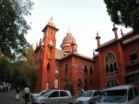 दलितों के लिए अलग शमशानः मद्रास HC ने कहा- ऐसा लगता है सरकार खुद ही जाति के आधार पर बांट रही है दलितों के लिए अलग शमशानः मद्रास HC ने कहा- ऐसा लगता है सरकार खुद ही जाति के आधार पर बांट रही है