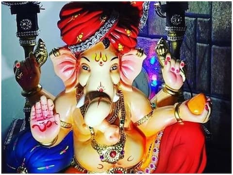 Ganesh Chaturthi 2019: गणपति स्थापना के दिन इस बात का रखें खास ध्यान, वरना हो सकती है बड़ी हानि Ganesh Chaturthi 2019: गणपति स्थापना के दिन इस बात का रखें खास ध्यान, वरना हो सकती है बड़ी हानि