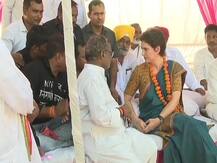 रायबरेली: मॉडर्न कोच फैक्ट्री के कर्मचारियों से मिलीं प्रियंका गांधी, निगमीकरण के विरोध में कर रहे हैं आंदोलन