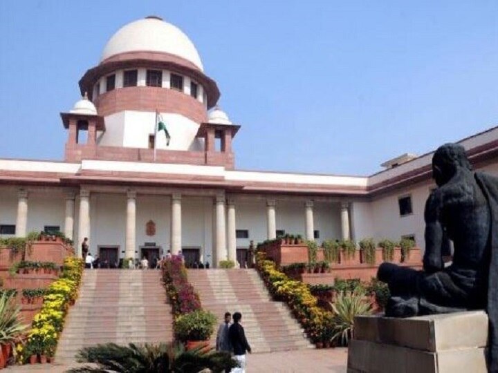 Chinmayananda case- Supreme Court allows girl student to change college चिन्मयानंद मामला: सुप्रीम कोर्ट ने छात्रा को कॉलेज बदलने की अनुमति दी