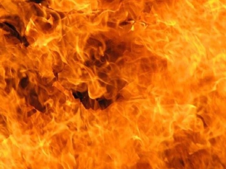 UP- A seven-year-old girl sets herself on fire by putting kerosene under the influence of a TV serial यूपी: टीवी सीरियल के प्रभाव में सात साल की बच्ची ने कैरोसिन डालकर खुद को लगाई आग