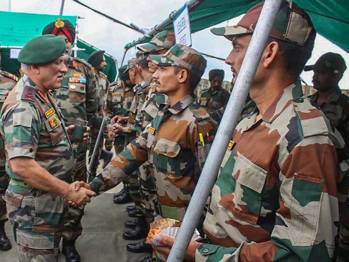 प्रवक्ता ने कहा कि सेना प्रमुख ने इकाइयों के मिशन की तैयारी, संघर्ष विराम उल्लंघन की जवाबी व्यवस्था, घुसपैठ रोकने के उपायों और नियंत्रण रेखा के पार से की जा रही हिंसक गतिविधियों से निपटने की तैयारी की समीक्षा की.