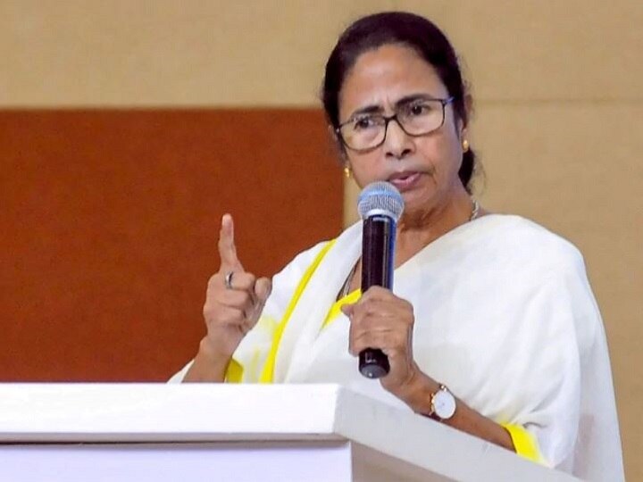 jammu kashmir terrorist attack mamata banerjee says 131 workers wants to back bengal जम्मू-कश्मीर में आतंकी हमले के बाद ममता बनर्जी ने कहा- पश्चिम बंगाल वापस लाए जा रहे हैं 131 मजदूर