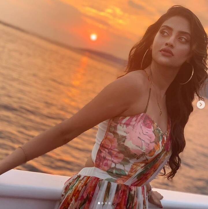 आपको बता दें कि नुसरत शादी के बाद पति निखिल जैन के साथ मालदीप में हनीमून मनाने के लिए गई थी. यहां से सोशल मीडिया पर उनकी काफी सारी तस्वीरें खूब वायरल हुई थीं. (Photo Credit: @nusratchirps)