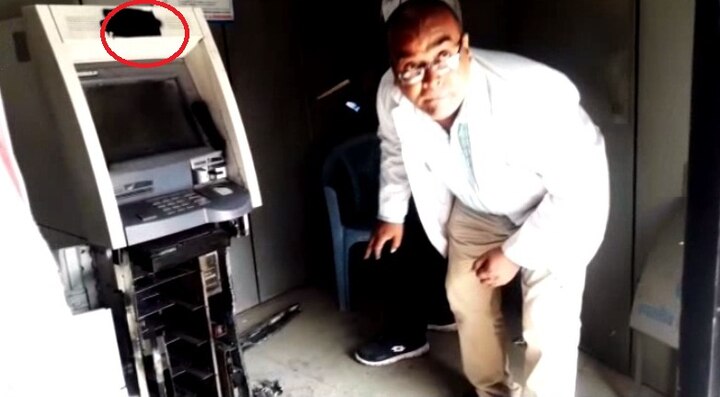 गोरखनाथ थाने से बमुश्किल सौ कदम की दूरी पर स्थित भारतीय स्टेट बैंक का एटीएम गैस कटर से काटकर 7.43 लाख रुपये चोरी कर लिए गए. रविवार को घटना के बारे में पता चला. डाग स्क्वाड और फिंगर प्रिंट यूनिट की मदद से पुलिस घटना की छानबीन कर रही है. हैरत की बात ये है कि चोरों ने गैस कटर से एटीएम काटने के पहले वहां लगे दोनों सीसी कैमरे पर काला पेंट लगा दिया था.