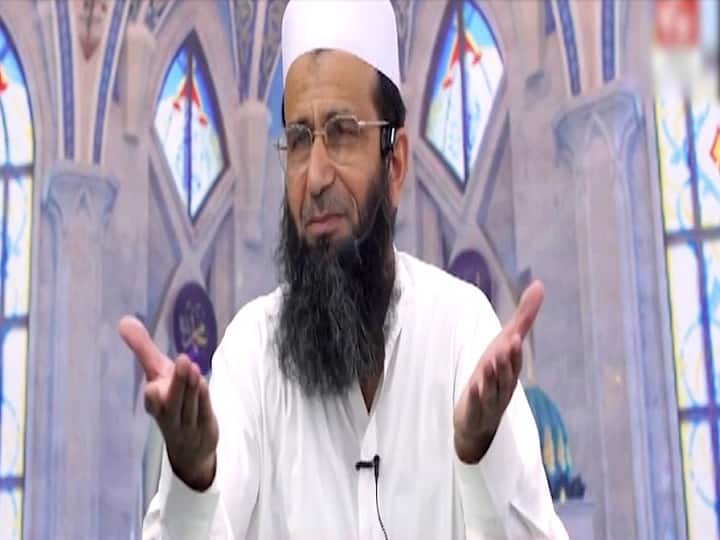 पाकिस्तानी मौलवी ने अपनी ही फौज को लगाई लताड़, इशारों इशारों में कहा डरपोक Jammu and Kashmir, Article 370 Pakistani molvi Muhammad Khalid पाकिस्तानी मौलवी ने अपनी ही फौज को लगाई लताड़, इशारों इशारों में कहा डरपोक