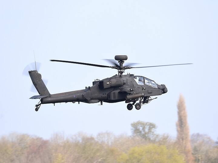 आज वायुसेना में शामिल होंगे 8 'अपाचे लड़ाकू हेलिकॉप्टर', किसी भी मौसम में ऑपरेशन की है क्षमता Eight Apache attack helicopters to be inducted into IAF at Pathankot today आज वायुसेना में शामिल होंगे 8 'अपाचे लड़ाकू हेलिकॉप्टर', किसी भी मौसम में ऑपरेशन की है क्षमता