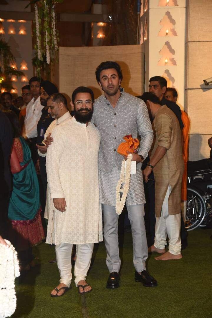 साथ ही आमिर खान भी इस दौरान ट्रेडिशनल अंदाज में दिखाई दिए. (Photo Credit- Manav Manglani)