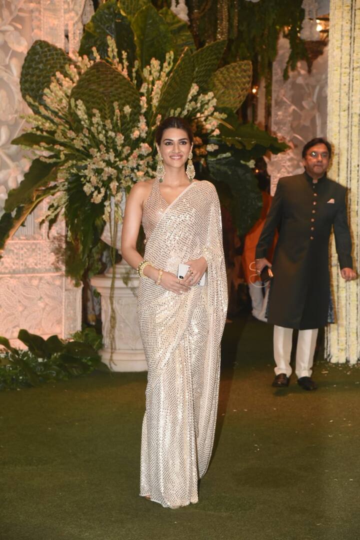 वर्क फ्रंट की बात करें तो कृति आखिरी बार कार्तिक आर्यन के साथ फिल्म 'लुका छुपी' में दिखाई दी थीं. (Photo Credit- Manav Manglani)