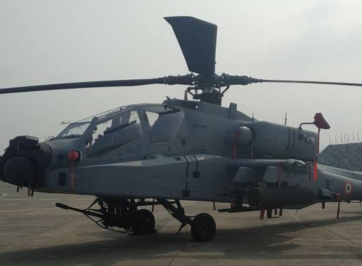 भारतीय वायुसेना नए पठानकोट स्थित अपाचे की स्कॉवड्रन को 'ग्लैडिएटर' (Gladiator) नाम दिया गया है.