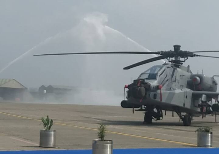 अमेरिका ने अपाचे को बनाया और अफगानिस्तान से लेकर इराक तक दुशमनों को ढेर कर दिया था. भारत के अलावा अमेरिका, मिस्र, ग्रीस, इंडोनेशिया, इजरायल, जापान, क़ुवैत, नीदरलैंड्स, क़तर, सऊदी अरब, दक्षिण कोरिया, ब्रिटेन, यूएई और सिंगापुर सहित कुल 15 देश ही ‘अपाचे हेलिकॉप्टर’ का इस्तेमाल करते हैं.