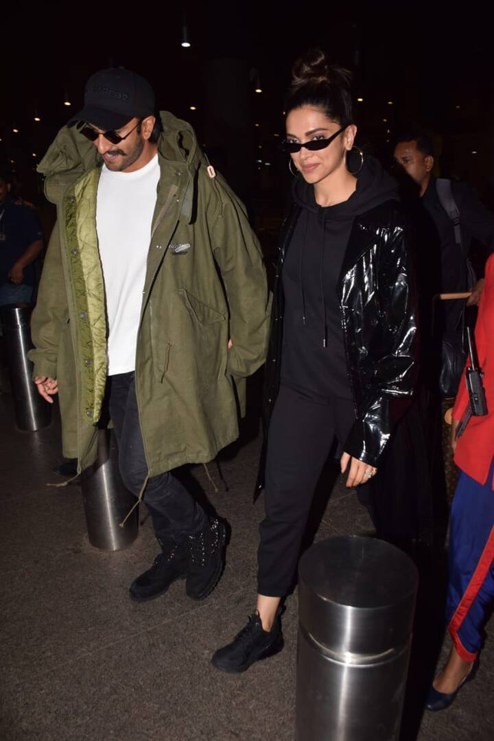 फिल्म की बात करें तो इसमें रणवीर सिंह ने क्रिकेटर कपिल सिंह का किरदार निभाया है. वहीं दीपिका इसें कपिल देव की पत्नी के किरदार में हैं.