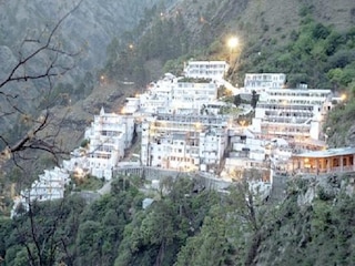 जम्मू: माता वैष्णो के दर्शन के बाद अब आप कर पाएंगे प्राचीन गुफा के दर्शन, गुफा के द्वार खुले