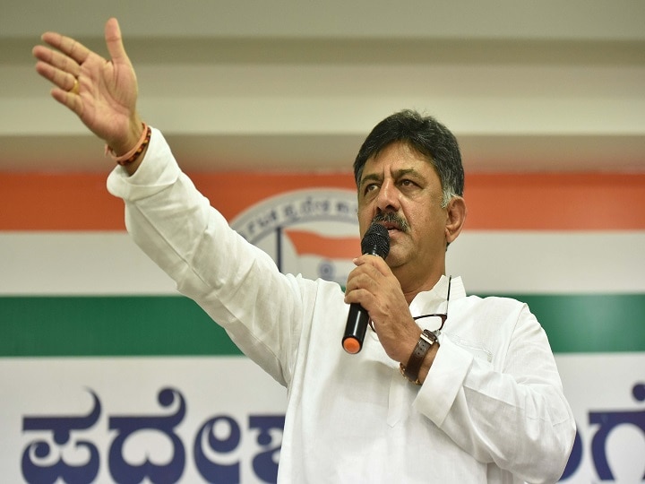 Karnataka Congress President DK Shivkumar tested positive with coronavirus कर्नाटक कांग्रेस के अध्यक्ष डी के शिवकुमार हुए कोरोना संक्रमित, अस्पताल में भर्ती