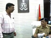 बरेली: कार चला रहे शख्स का हेलमेट नहीं पहनने के कारण हुआ चालान