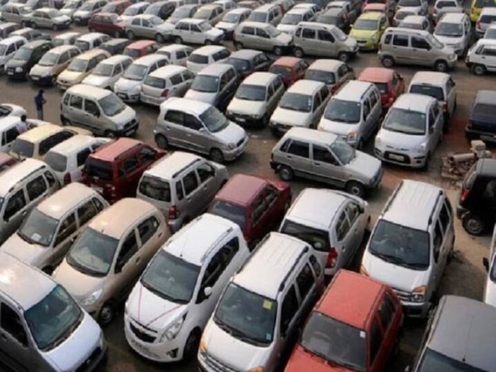 मंदी की मार झेल रहे ऑटो इंडस्ट्री को राहत की उम्मीद, केंद्रीय मंत्री का एलान- कम हो सकती है GST दरें modi government may decrease gst on auto sector vehicle मंदी की मार झेल रहे ऑटो इंडस्ट्री को राहत की उम्मीद, केंद्रीय मंत्री का एलान- कम हो सकती है GST दरें