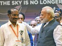 देश ने बढ़ाया ISRO का हौसला, सोशल मीडिया पर बोले लोग- \'गिरते हैं शहसवार ही मैदान-ए-जंग में...\'