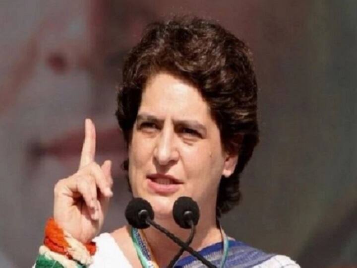 priyanka gandhi attack modi government over economic crises बीजेपी सरकार के 100 दिनों का जश्न 'बर्बादी के जश्न' की तरह- प्रियंका गांधी