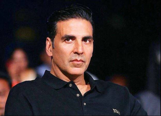 आज अपने किरदारों के चलते भले ही अक्षय दर्शकों के दिलों पर राज करते हैं लेकिन अपने करियर में उन्हें कई उतार चढ़ावों का सामना करना पड़ा है. एक दौर तो ऐसा था कि बॉक्स ऑफिस पर अक्षय की एक या दो नहीं बल्कि एक के बाद एक 11 फिल्में फ्लॉप हुई थी.