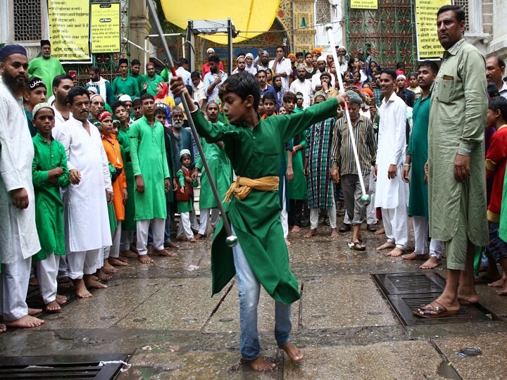 UP Tajia procession will not held on Muharram only permission in mumbai आज मुहर्रम पर ताजिया दफन की अनुमति नहीं, केवल मुंबई में एक ताजिया जुलूस की इजाजत