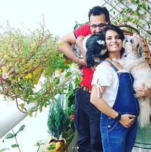 प्रेग्नेंट हैं \'तारक मेहता का उल्टा चश्मा\' की रीता रिपोर्टर, बेबी बंप में पति से साथ शेयर की खूबसूरत तस्वीरें