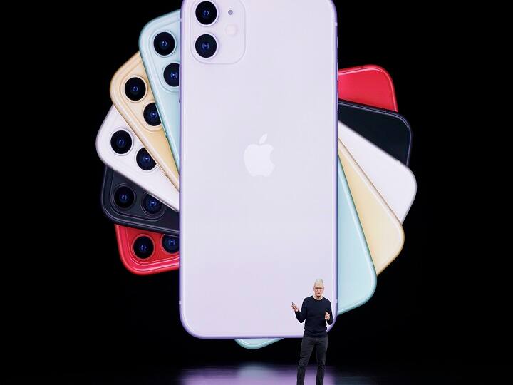 कंपनी के तीनों मॉडल iPhone 11, 11 Pro, 11 Pro Max की कीमतें 699 अमेरिकी डॉलर (50,228 रुपए ), 999 अमेरिकी डॉलर (71,786रुपए), 1099 अमेरिकी डॉलर (78,971 रुपए) हैं.