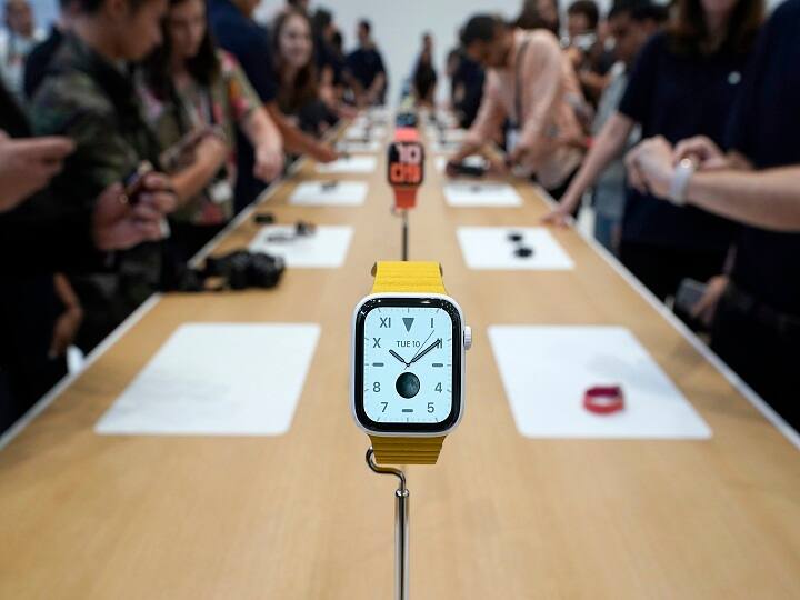 एप्पल ने iPhone 11, 11 Pro, 11 Pro Max की कीमतें 699 अमेरिकी डॉलर (50,228 रुपए ), 999 अमेरिकी डॉलर (71,786रुपए), 1099 अमेरिकी डॉलर (78,971 रुपए) रखी है.