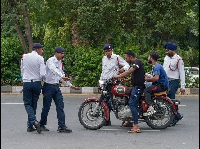 महाराष्ट्र सरकार ने नए मोटर व्हीकल एक्ट को लागू करने से मना किया, नितिन गडकरी को लिखा पत्र