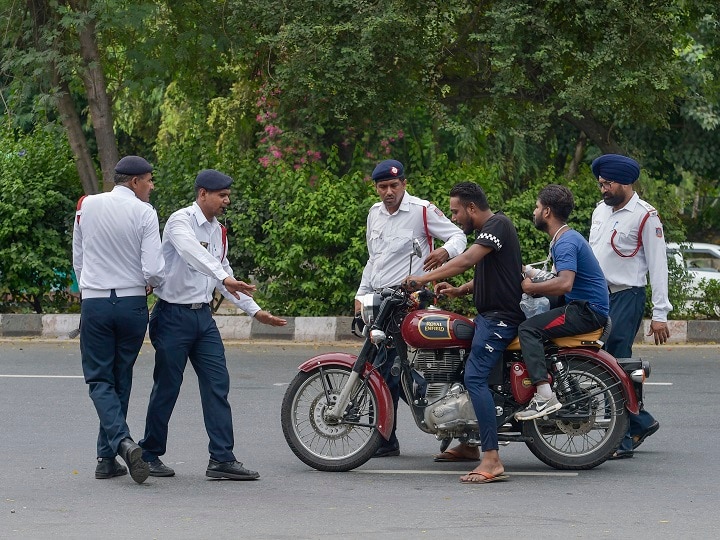 पश्चिम बंगाल: नए मोटर व्हीकल एक्ट को ममता बनर्जी का रेड सिग्नल, कहा- नया कानून लोगों पर बोझ बनेगा