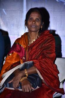 वायरल सिंगर रानू मंडल के साथ गाना लॉन्च करते हुए फूट फूट कर रोए हिमेश रेशमिया, तस्वीरें रुला देंगी