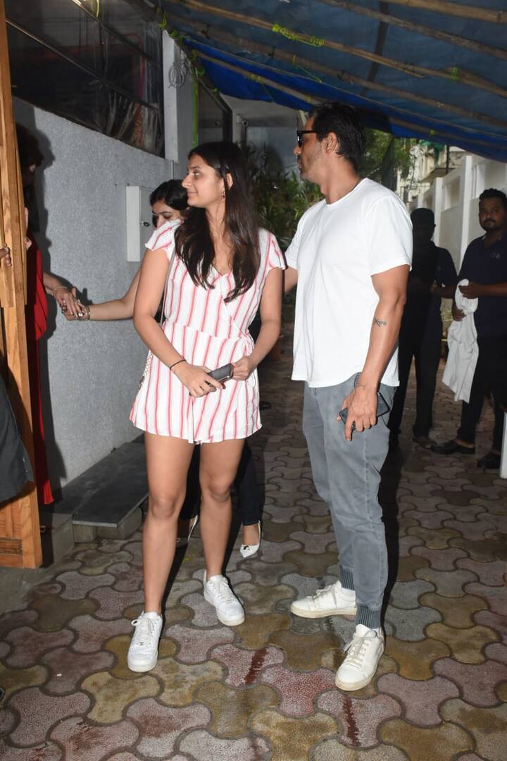 अर्जुन अक्सर ही अपनी बेटियों के साथ दिखाई दे जाते हैं. (तस्वीर: मानव मंगलानी)