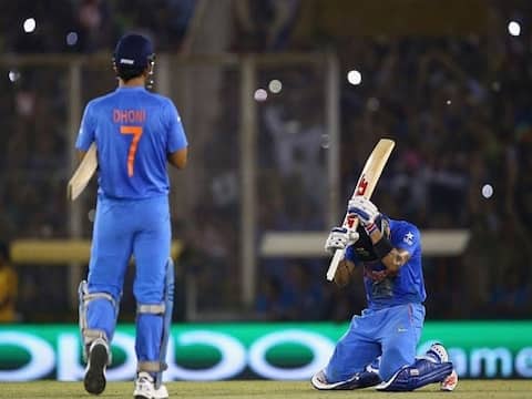 विराट कोहली ने धोनी संग फोटो ट्वीट कर कहा- वो मुकाबला जिसे मैं कभी नहीं भूल सकता विराट कोहली ने धोनी संग फोटो ट्वीट कर कहा- वो मुकाबला जिसे मैं कभी नहीं भूल सकता