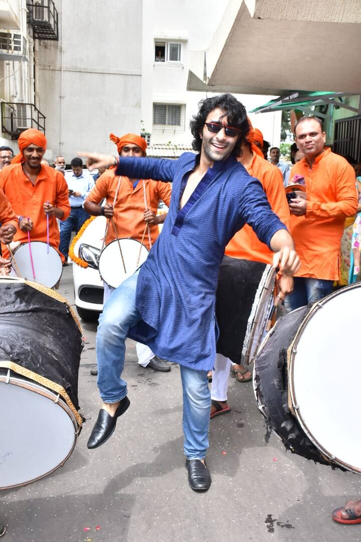 बता दें कि इस त्योहार को महाराष्ट्र खासकर मुंबई में पूरे ज़ोर शोर के साथ मनाया जाता है. (तस्वीर: मानव मंगलानी)