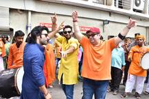 गणपति विसर्जन के दौरान जमकर नाचे ऋषि कपूर के दोनों भांजे, बहन रीमा हो गईं भावुक