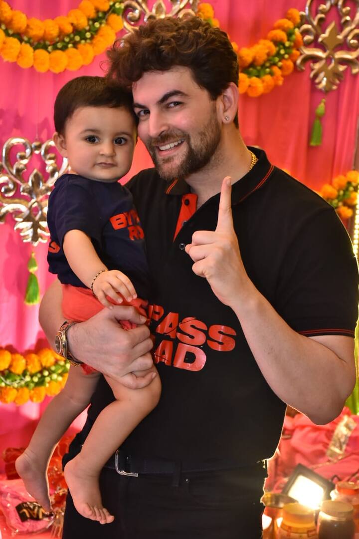 नील इस दौरान अपनी बेटी के साथ भी खूब मस्ती करते दिखाई दिए. (Photo Credit: Manav Manglani)