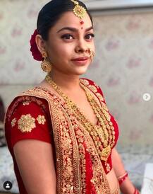 IN PICS: सुर्ख जोड़े में वायरल हो रही थीं दुल्हन सुमोना की तस्वीरें, अब दुल्हे के साथ खास अंदाज में आईं नजर