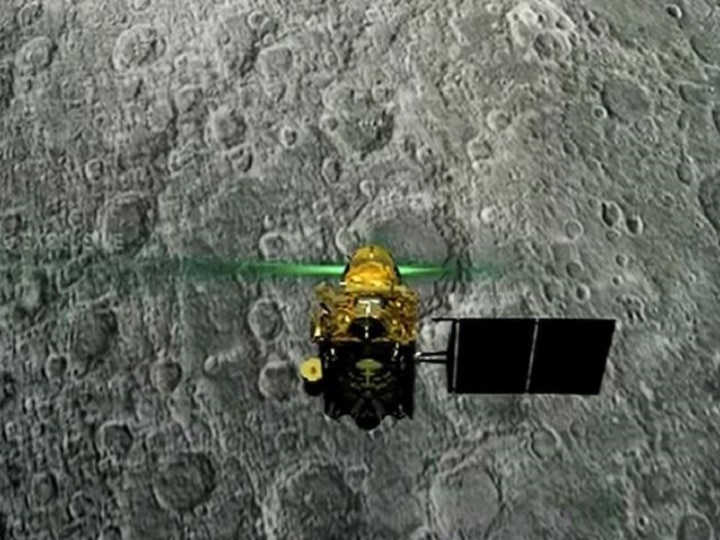 Chandrayaan 2 NASA attempts to make contact with lander Vikram on the Moon Chandrayaan-2: विक्रम लैंडर खोजने के लिए ISRO के साथ NASA भी कर रहा प्रयास