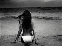 मलाइका अरोड़ा ने शेयर की HOT बैकलेस तस्वीर, तेजी से हो रही वायरल