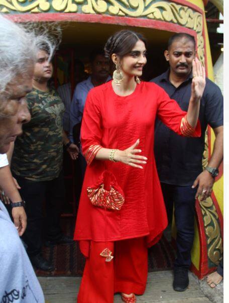 बता दें कि फिल्म 'द ज़ोया फैक्टर' का निर्देशन अभिषेक शर्मा कर रहे हैं और फॉक्स स्टार हिंदी इसे प्रोड्यूस कर रहे है.