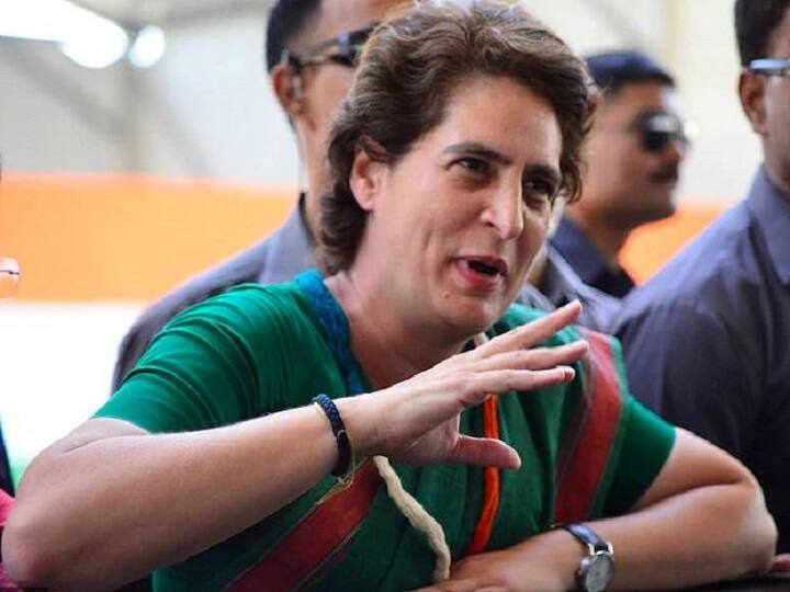 Priyanka Gandhis Reaction on Employment Minister Santosh Gangwars Statement on jobs रोजगार मंत्री गंगवार के बयान पर बोलीं प्रियंका, ‘5 सालों में नौकरियां पैदा नहीं हुईं, जो थीं वो आर्थिक मंदी ने छीन ली’