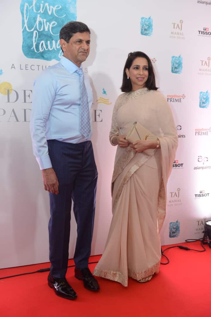 इस तस्वीर में आप दीपिका के पापा और पूर्व बैडमिंटन खिलाड़ी प्रकाश पादुकोण और दीपिका की मम्मी उज्जवला पादुकोण को देख सकते हैं. (Photo Credit: Manav Manglani)