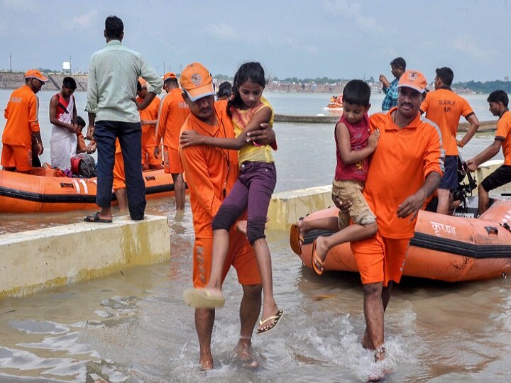 बाढ़ से मुश्किल हालात: राजस्थान, MP और UP के बाद बिहार के छपरा में भी बारिश और बाढ़ से हालात खराब