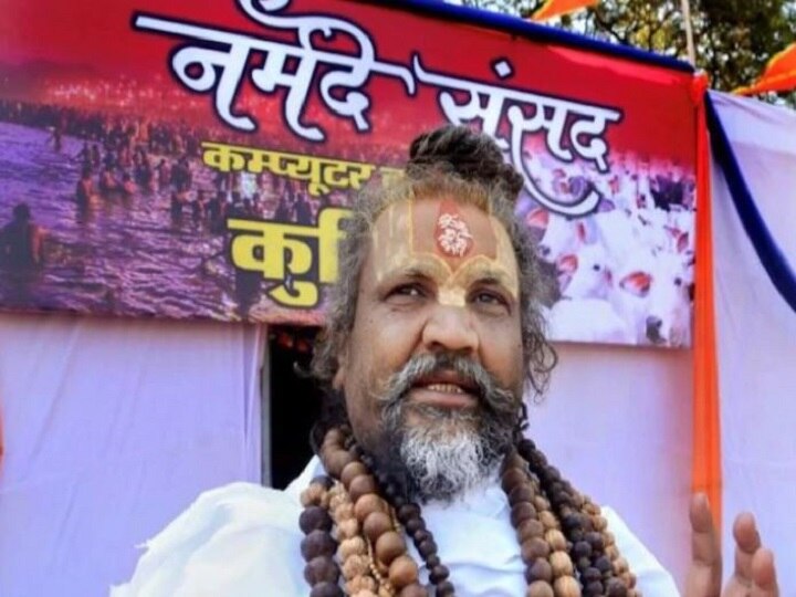 MP: Illegal construction of Computer Baba in Indore was demolished एमपीः इंदौर में कम्प्यूटर बाबा का अवैध निर्माण ढहाया गया, धार्मिक स्थलों की आड़ में किया था करोड़ों की जमीन पर कब्जा