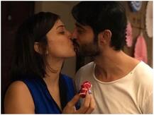 42 साल की हुई गौरी प्रधान, पति हितेन तेजवानी ने लिक लॉक करते बेहद रोमांटिक अंदाज में किया विश