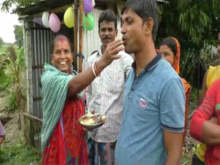 बिहार के इस गांव में मंदिर में स्थापित है पीएम मोदी की मूर्ति, ग्रामीणों ने शंखनाद कर मनाया जन्मदिन