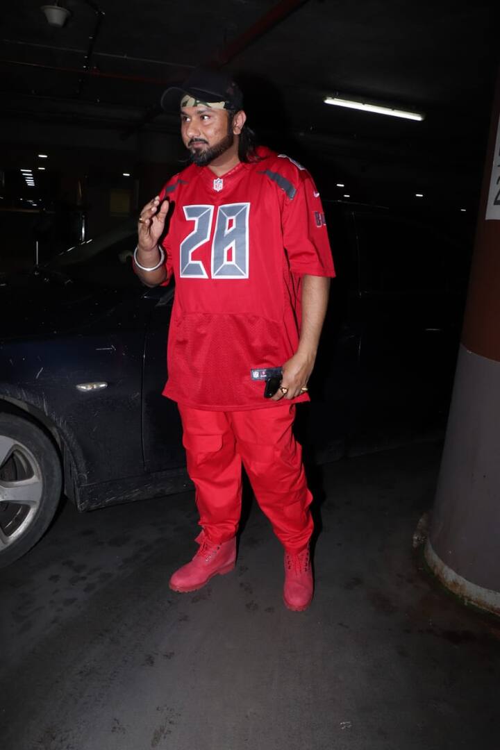 पिछले कुछ वर्षों में हनी ने चार बोटल वोडका, धीरे धीरे, ब्राउन रंग ने, अंग्रेज़ी बीट ते, ब्लू आईज, लव डोज़ जैसे सुपरहिट गानों के साथ दर्शको का खूब मनोरंजन किया है जिनके बिना आज भी हर पार्टी अधूरी है. (Photos: Manav Mangalani)