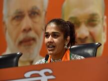 चीन के पीछे हटने पर बबीता फोगाट ने की पीएम मोदी की तारीफ, ट्विटर पर ट्रोल हो गईं रेसलर