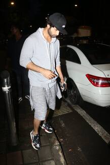 कैजुअल लुक में पत्नी मीरा राजपूत के साथ डिनर पर निकले शाहिद कपूर, यहां देखें तस्वीरें